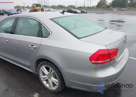 2013 Volkswagen Passat 2.0L Tdi Sel Premium z USA, uszkodzony, nr VIN 1VWCN7A3XDC095930